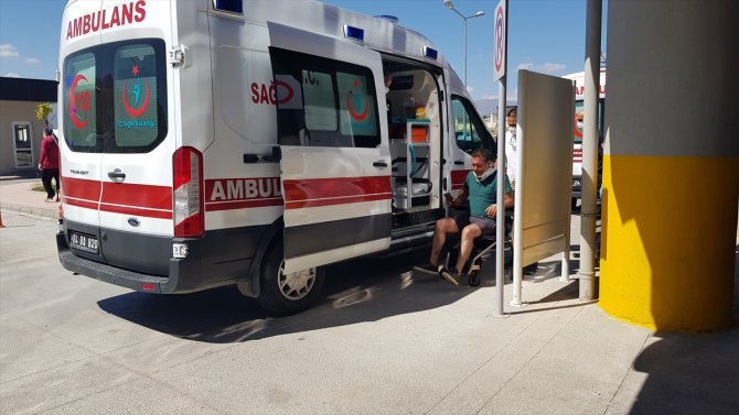 GÜNCELLEME - Erzincan'da iki ayrı trafik kazasında 1 kişi öldü, 4 kişi yaralandı