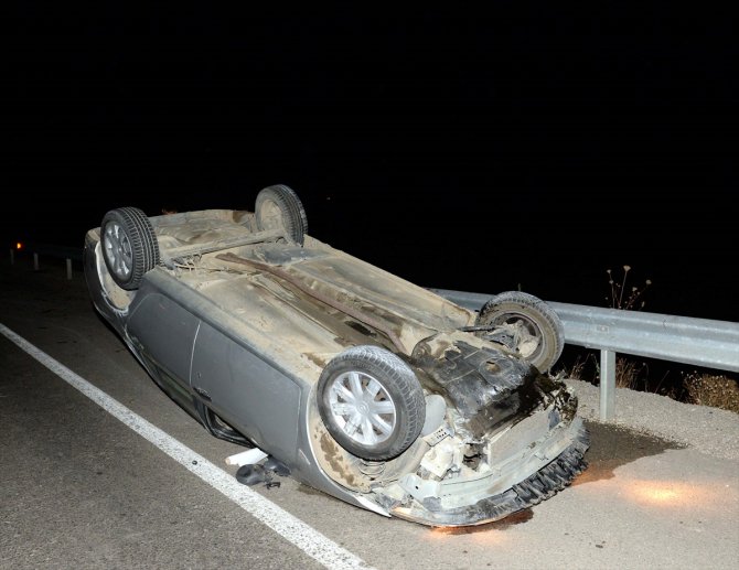 Tokat'ta devrilen otomobilin sürücüsü yaralandı