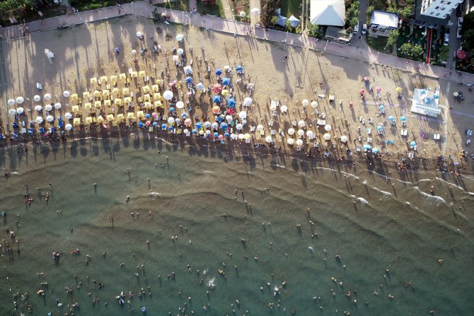 Mersin sahillerinde hafta sonu yoğunluğu