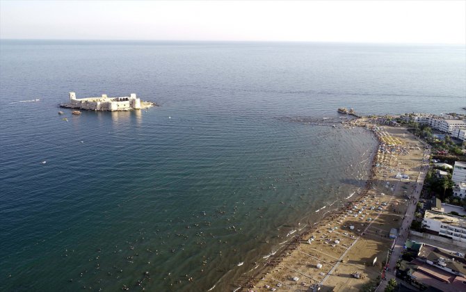 Mersin sahillerinde hafta sonu yoğunluğu