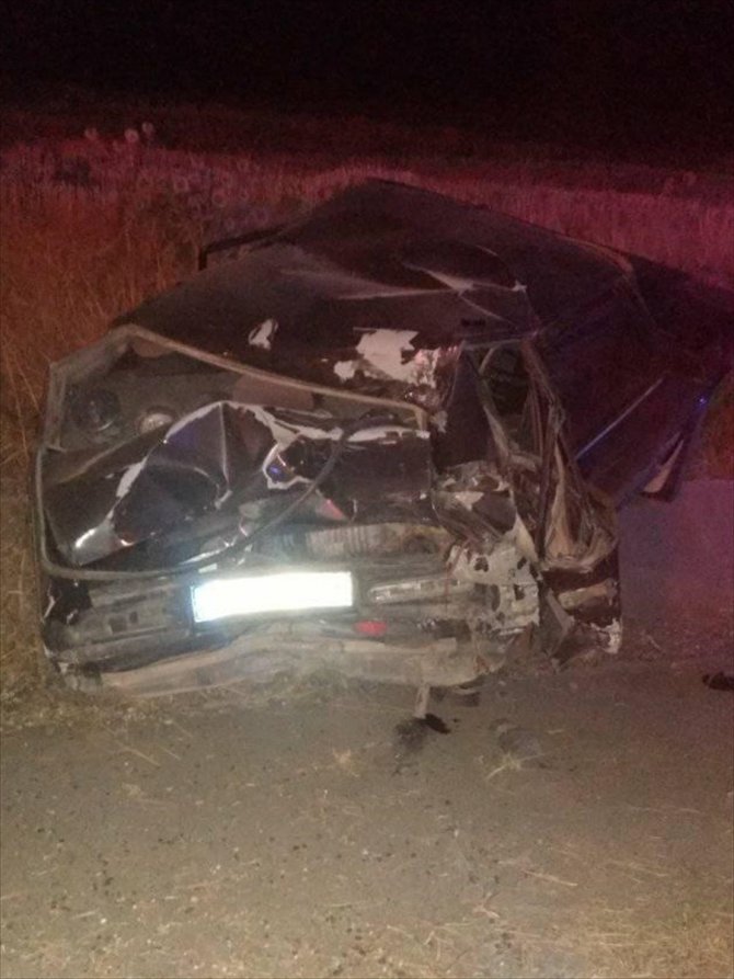 Elazığ'da arızalanan otomobili iten iki kişiye tır çarptı: 1 ölü, 1 yaralı