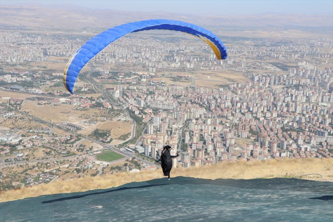 Ali Dağı Yamaç Paraşütü Türkiye Mesafe Şampiyonası Kayseri'de devam ediyor