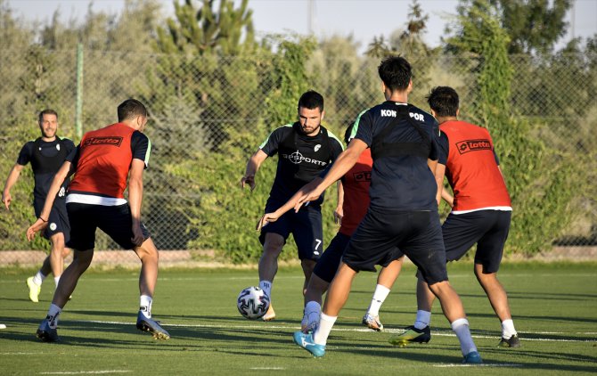 Konyaspor, günü çift idmanla tamamladı