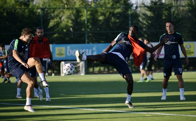 Konyaspor, günü çift idmanla tamamladı