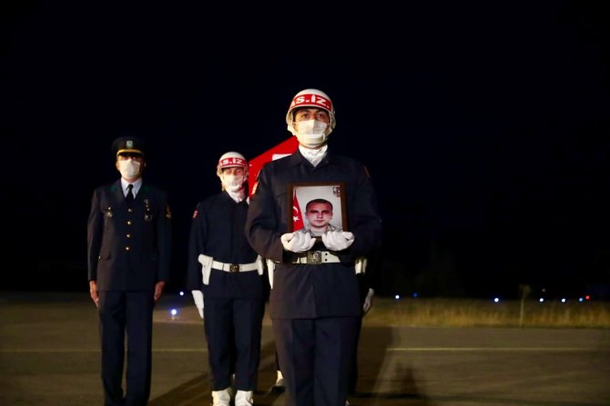 GÜNCELLEME - Mersin'de hastanede şehit olan erin ailesine şehadet haberi verildi