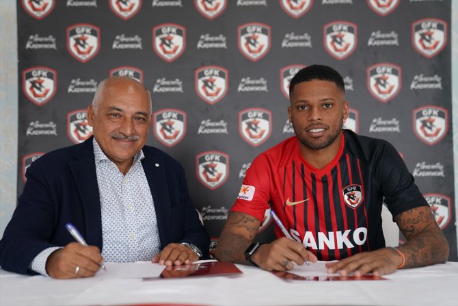 Gaziantep FK'den transferlerine imza töreni