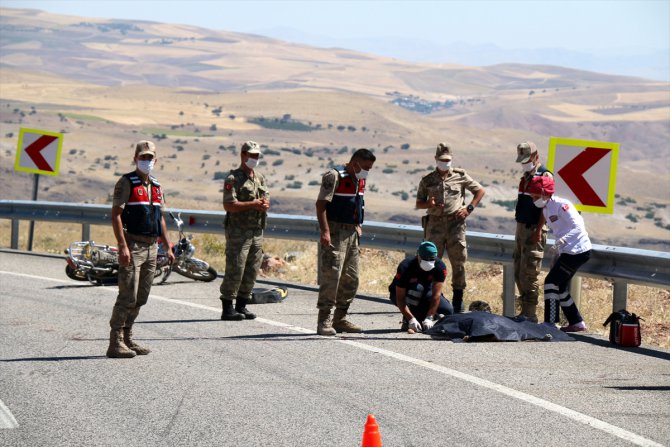 Malatya'da motosiklet bariyerlere çarptı: 1 ölü, 1 yaralı