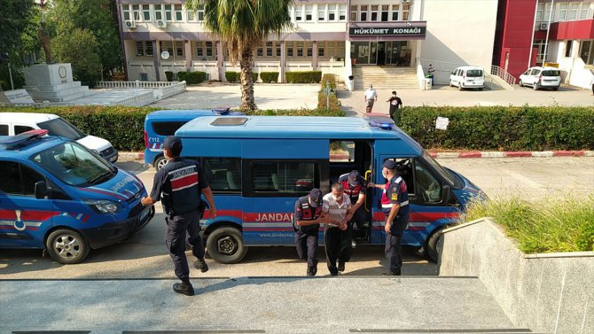 Adana'daki orman yangınıyla ilgili yakalanan 4 zanlı adliyeye sevk edildi