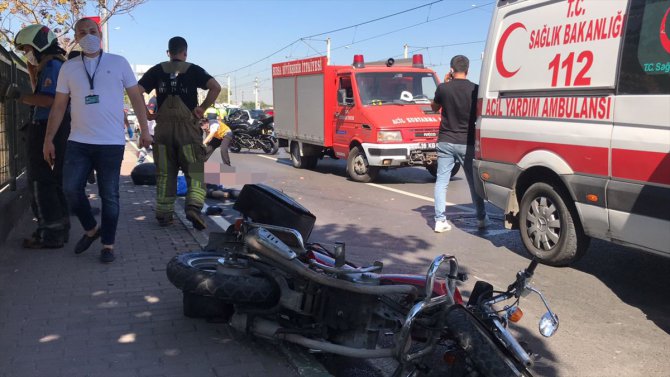 Bursa'da kamyonun çarptığı motosikletteki 3 kişi öldü