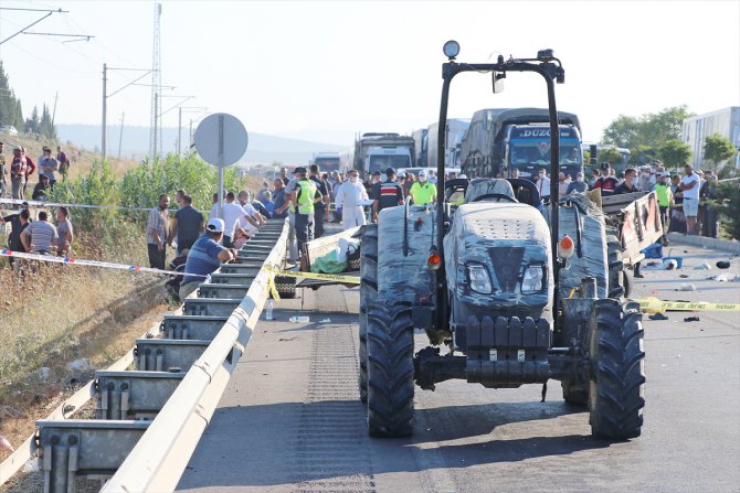 Ölümlü trafik kazasına karışan traktörü başka traktörle değiştirdiği belirlenen 2 kişi tutuklandı