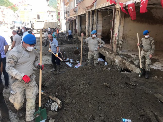 Giresun'da yaralar sarılıyor