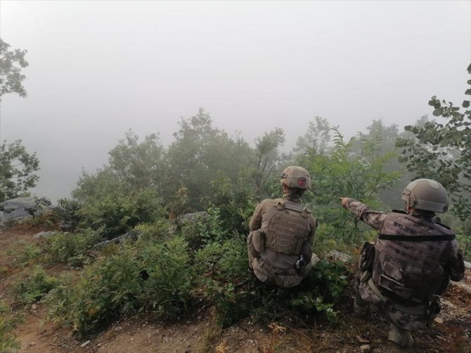 Osmaniye'de terör örgütü PKK'ya ait yaşam malzemesi ele geçirildi