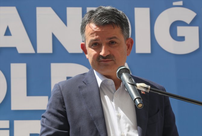 Tarım ve Orman Bakanı Pakdemirli, AK Parti Selendi İlçe Kongresinde konuştu: