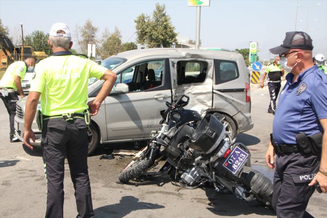 Antalya'da şüpheli aracın çarptığı Yunus ekibindeki 2 polis yaralandı