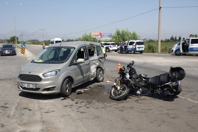 Antalya'da şüpheli aracın çarptığı Yunus ekibindeki 2 polis yaralandı