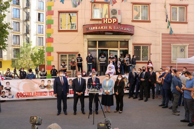 İçişleri Bakan Yardımcısı Muhterem İnce'den Diyarbakır annelerine ziyaret