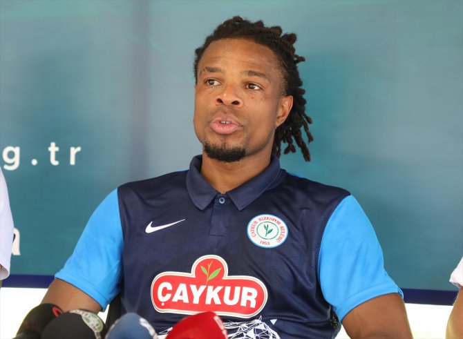 Çaykur Rizespor'da yeni transferler için tanıtım töreni düzenlendi