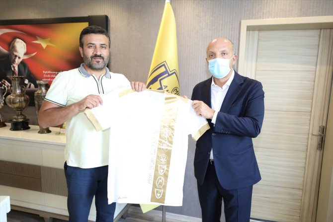 Ankara Milletvekili Ali İhsan Arslan'dan MKE Ankaragücü'ne ziyaret