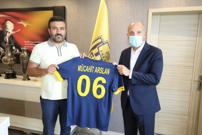 Ankara Milletvekili Ali İhsan Arslan'dan MKE Ankaragücü'ne ziyaret