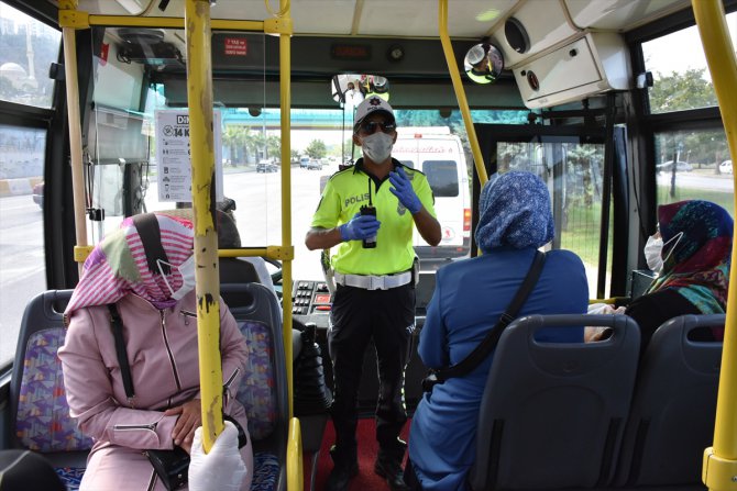 Samsun'da Kovid-19 tedbirleri kapsamında yolcu otobüsü ve minibüsler denetlendi