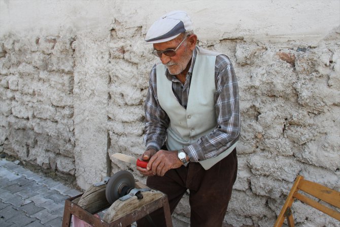 65 yıllık ekmek teknesi "bıçak bileme çarkı"yla 7 çocuk büyüttü