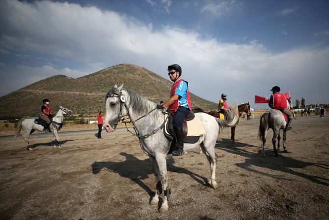 "Atlı Dayanıklılık Yarışmaları" Kayseri'de başladı