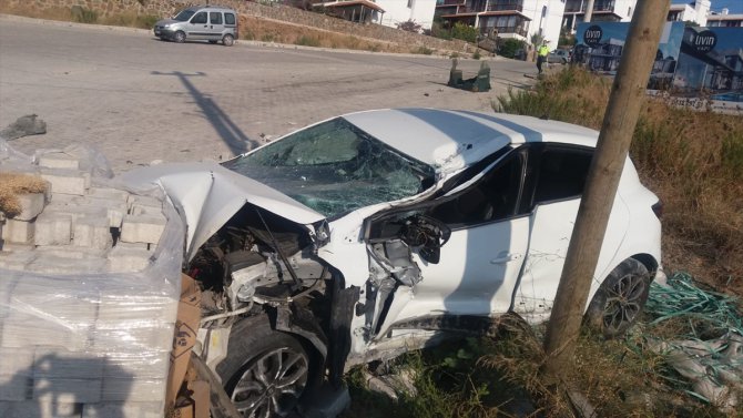 Bodrum'da vinç şarampole devrildi: 2 yaralı