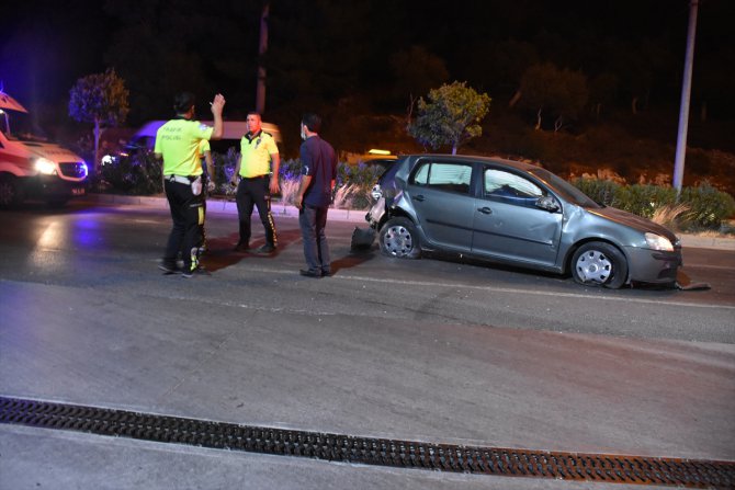 Muğla'da zincirleme trafik kazası sonucu 1'i polis 3 kişi yaralandı