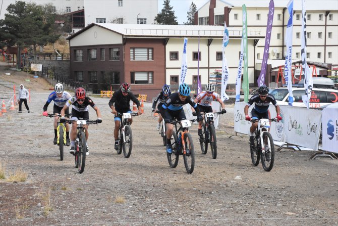 Erciyes Uluslararası Yol ve Dağ Bisikleti Yarışları'na devam edildi