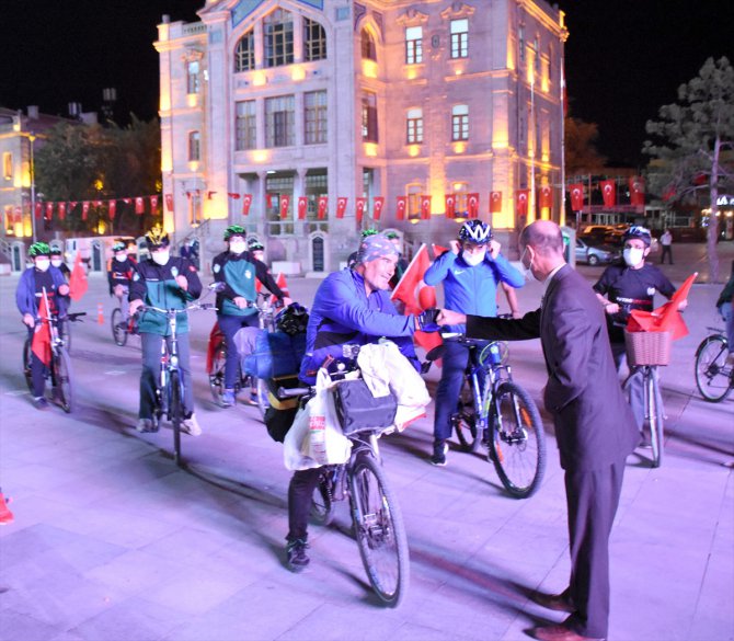 Yetimlere farkındalık için bisikletle Malatya'dan yola çıkan İHH gönüllüsü Aksaray'a geldi