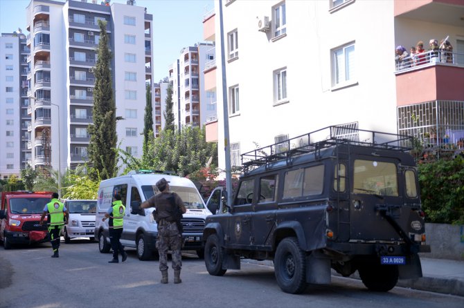 Mersin'de silahlı saldırıya uğrayan kadın yaşamını yitirdi