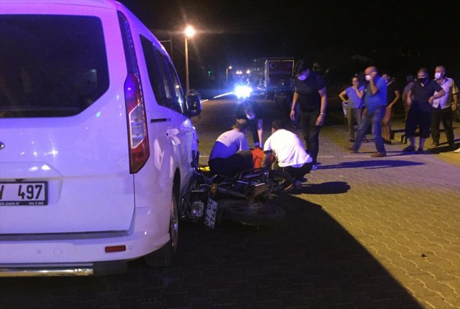 Antalya'da otomobil ile motosiklet çarpıştı: 1 yaralı