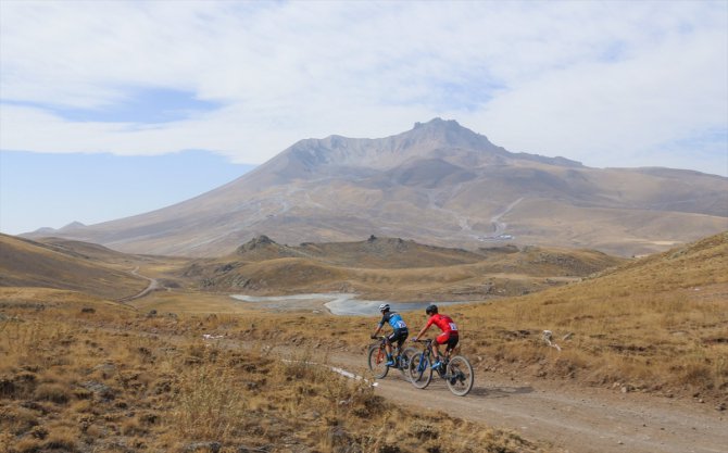 Erciyes Uluslararası Yol ve Dağ Bisikleti Yarışları'na devam edildi