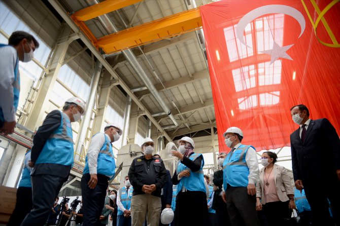 Bakan Dönmez, Türkiye'de ilk kez üretilecek lityumun pilot tesisinde konuştu: