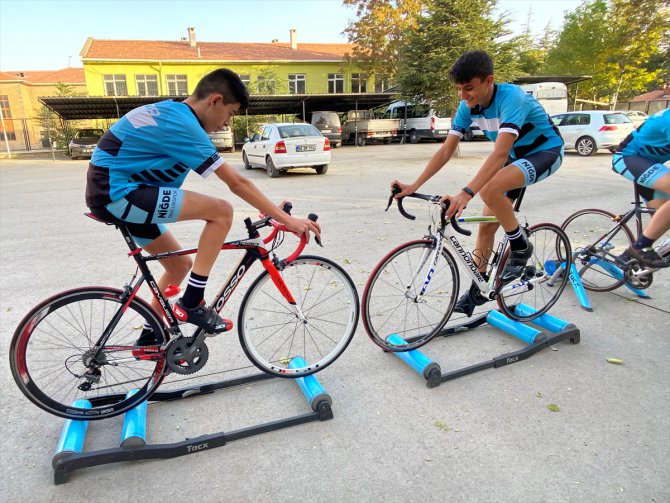 Kaza nedeniyle kariyeri sona eren milli bisikletçi yeni sporcular yetiştiriyor