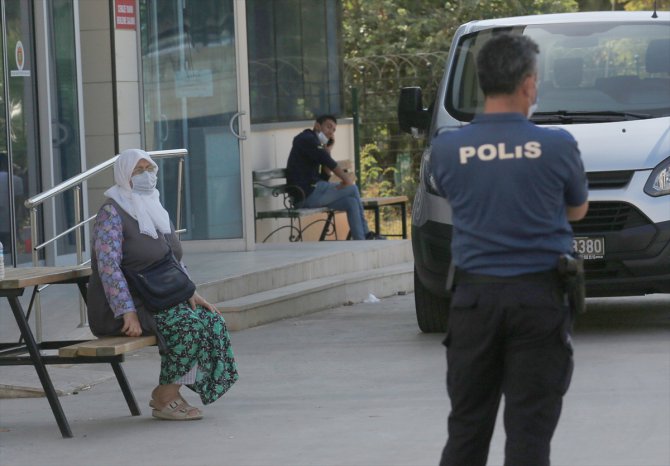 Antalya'da trafik kazası sonrası çıkan bıçaklı kavgada bir kişi öldü, 5 kişi yaralandı