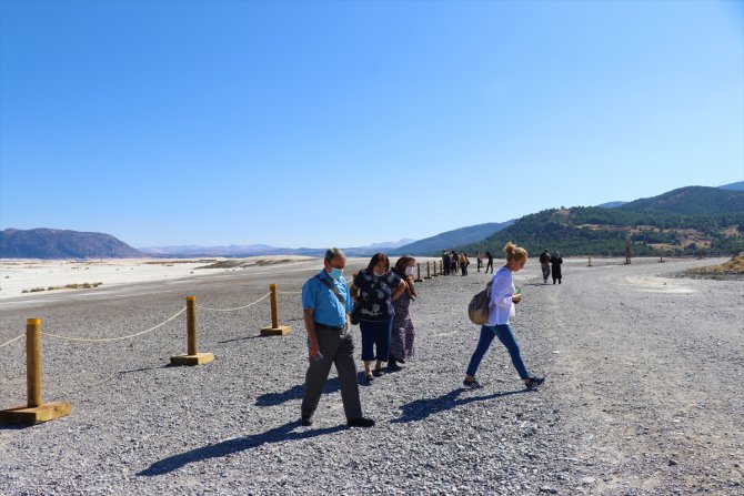 Salda Gölü'nün Beyaz Adalar" bölgesinde göle ve plaja giriş kapatıldı