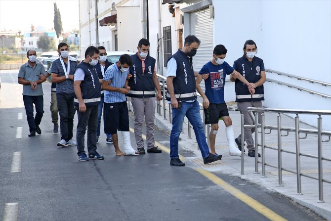 Adana'da 2 aile arasındaki silahla kavgada 5 kişi yaralandı, 1 zanlı tutuklandı