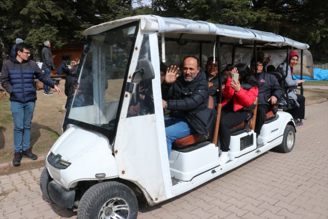 Bolu'ya gelen depremzedeler Gölcük Tabiat Parkı'nı gezdi