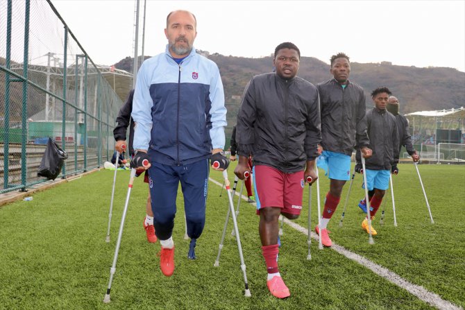 Trafik kazasında bacağını kaybetti, çocukluk tutkusu futbolun peşinden koşarak hayata bağlandı