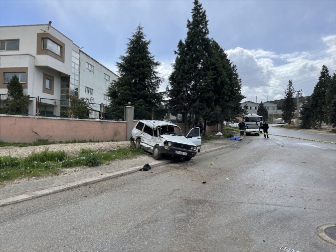 Denizli'de otomobil ile kamyonun çarpışması sonucu 1 kişi öldü, 1 kişi yaralandı