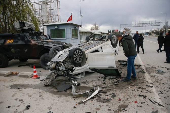 Eskişehir'de uygulama noktasındaki kazada 5'i polis 6 kişi yaralandı