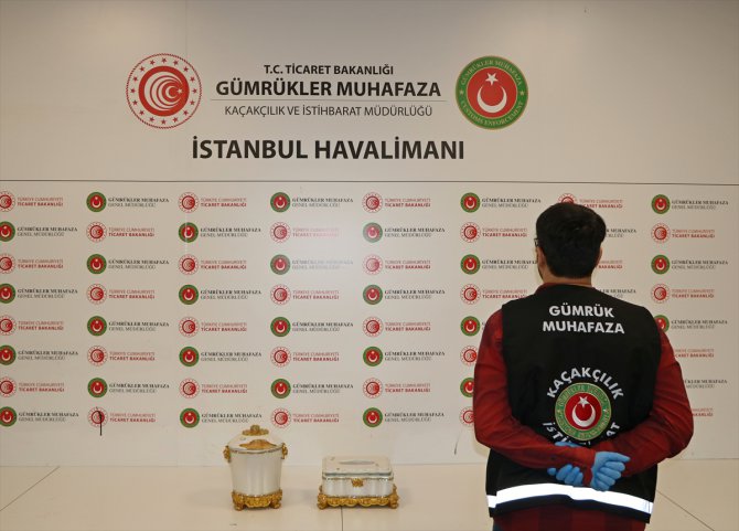 İstanbul Havalimanı'nda süs eşyası görünümünde uyuşturucu ele geçirildi