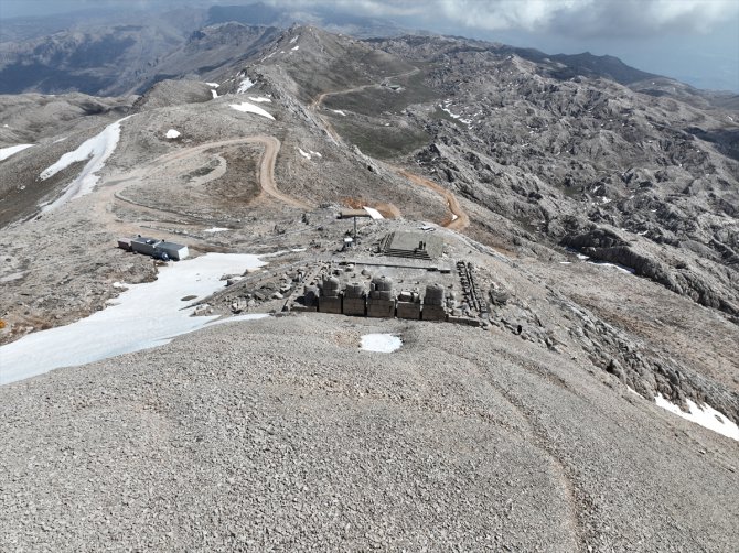 Depremlerden etkilenmeyen Nemrut Dağı, ziyaretçilerini bekliyor