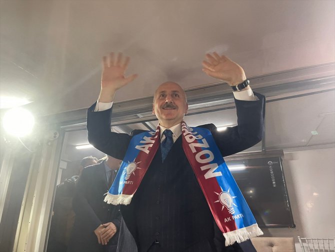 Bakan Karaismailoğlu, Trabzon'da partililere konuştu: