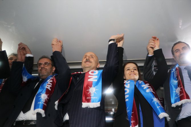 Bakan Karaismailoğlu, Trabzon'da partililere konuştu: