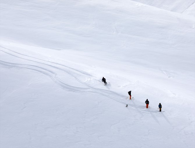 Kaçkar Dağları'nda heliski yoğunluğu yüzleri güldürdü