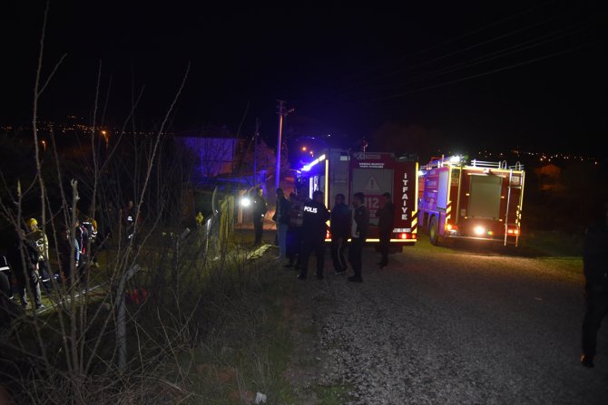 Kırıkkale'de yol kenarındaki eve çarpan otomobilin sürücüsü öldü