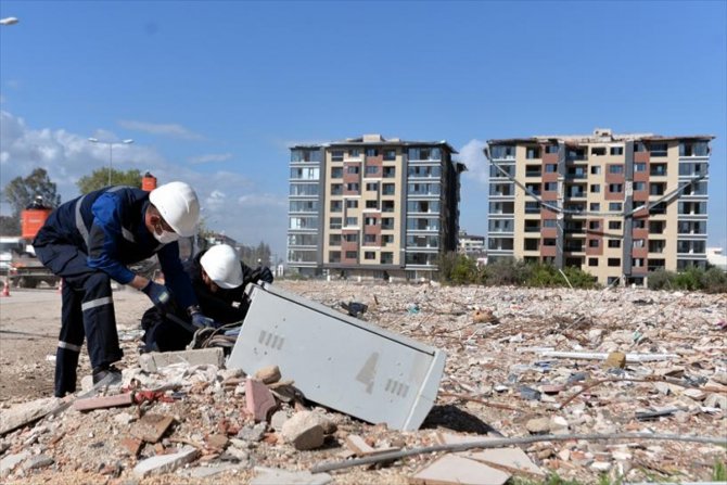 UEDAŞ ekipleri Hatay'da çalışmalarını sürdürüyor