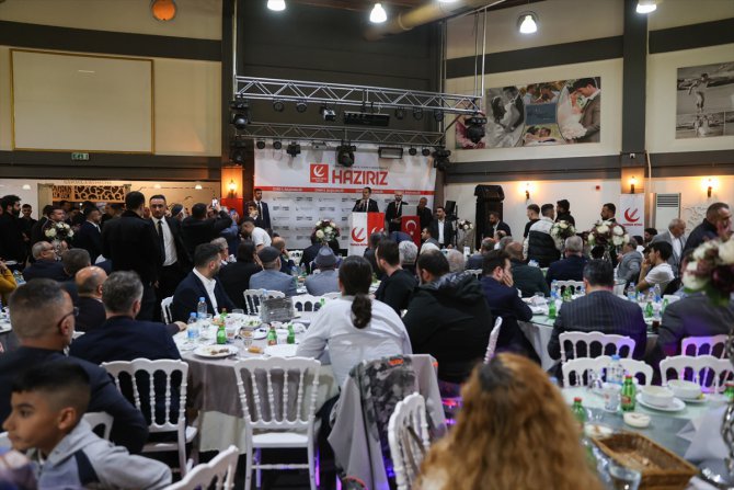 Yeniden Refah Partisi Genel Başkanı Erbakan, İzmir'deki iftar programında konuştu: